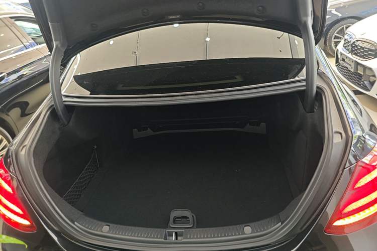 Used Mercedes-Benz E-Class 2018 Facelift E 300 L Luxury Edition Trunk