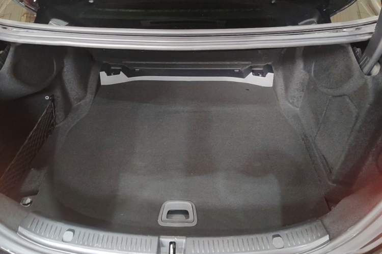 Used Mercedes-Benz E-Class 2018 Facelift E 200 L Sport 4MATIC Trunk