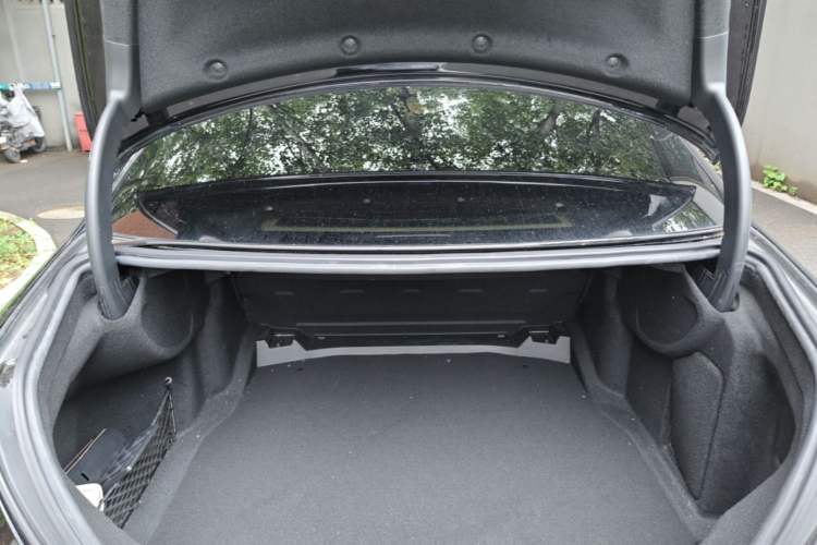 Used Mercedes-Benz E-Class 2018 Facelift E 200 L Trunk