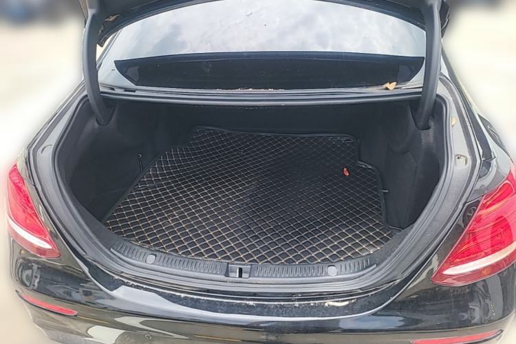 Used Mercedes-Benz E-Class 2018 Facelift E 200 L Sport Edition Trunk