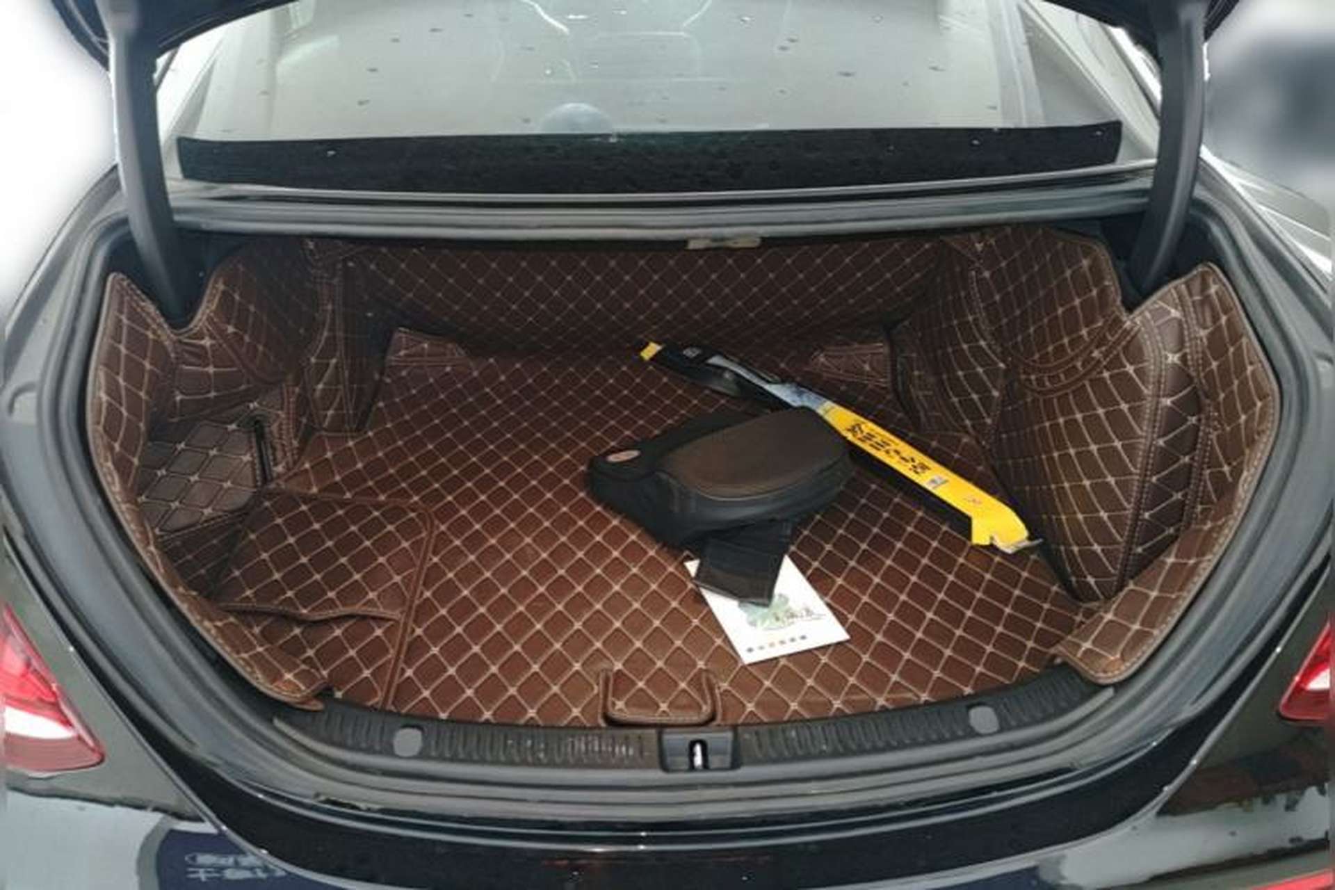 Used Mercedes-Benz E-Class 2018 Facelift E 200 L Sport Edition Trunk