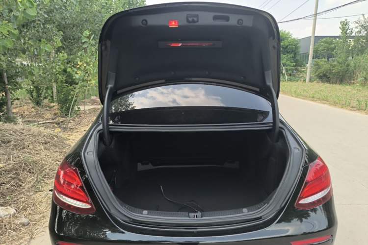 Used Mercedes-Benz E-Class 2018 Restyled E 300 L Sporty and Stylish Edition Trunk