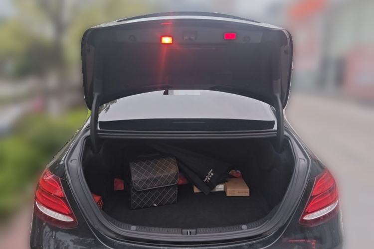 Used Mercedes-Benz E-Class 2018 E 300 L Sport Luxury Edition Trunk