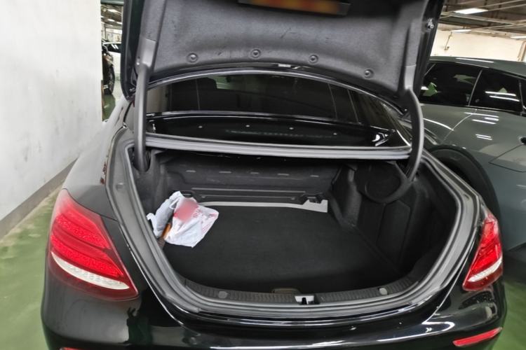 Used Mercedes-Benz E-Class 2018 E 200 L Sport Edition Trunk