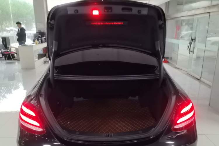 Used Mercedes-Benz E-Class 2018 Facelift E 200 L Trunk