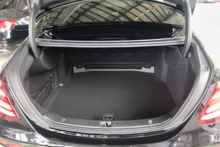Used Mercedes-Benz E-Class 2018 Facelift E 200 L Sport Edition Trunk