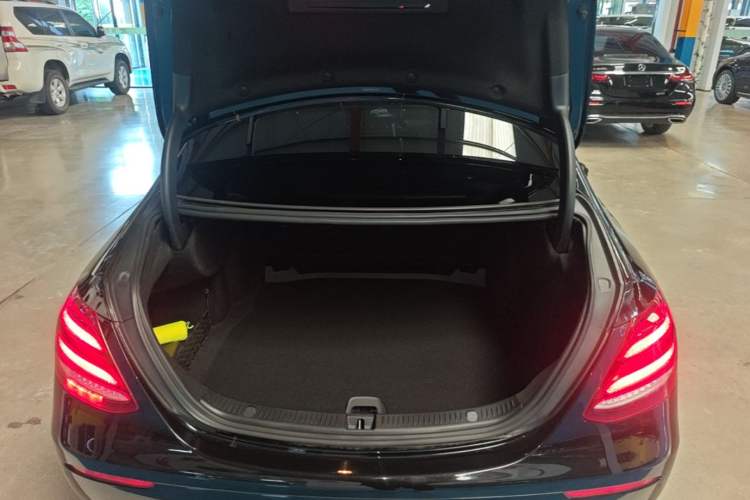 Used Mercedes-Benz E-Class 2018 Facelift E 200 L Trunk