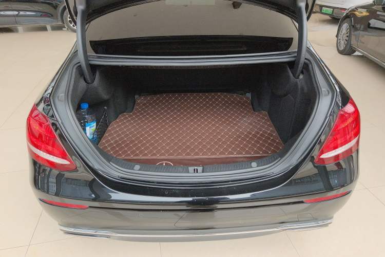 Used Mercedes-Benz E-Class 2018 Facelifted E 300 L Stylish Version Trunk