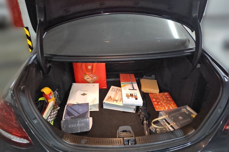 Used Mercedes-Benz E-Class 2018 E 200 L Trunk