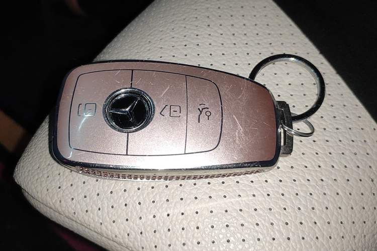 Used Mercedes-Benz E-Class 2018 Facelift E 200 L Sport Edition Vehicle Key