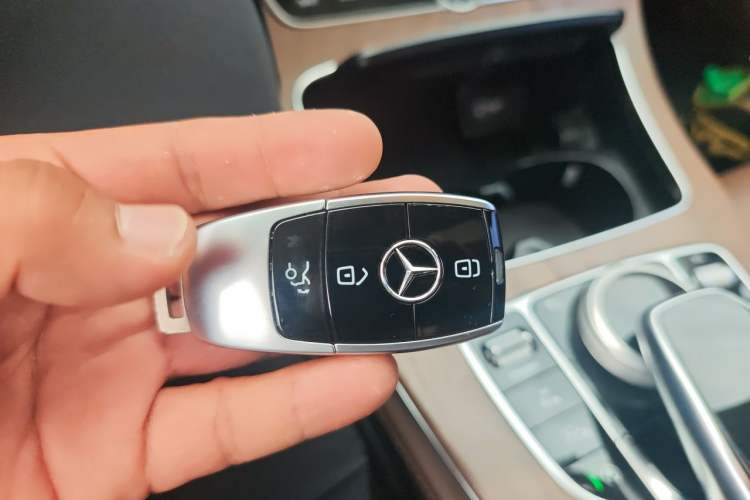Used Mercedes-Benz E-Class 2018 Facelifted E 300 L Stylish Version Vehicle Key