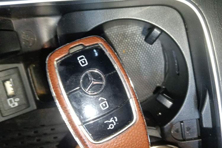 Used Mercedes-Benz E-Class 2018 E 200 L Sport Edition Vehicle Key