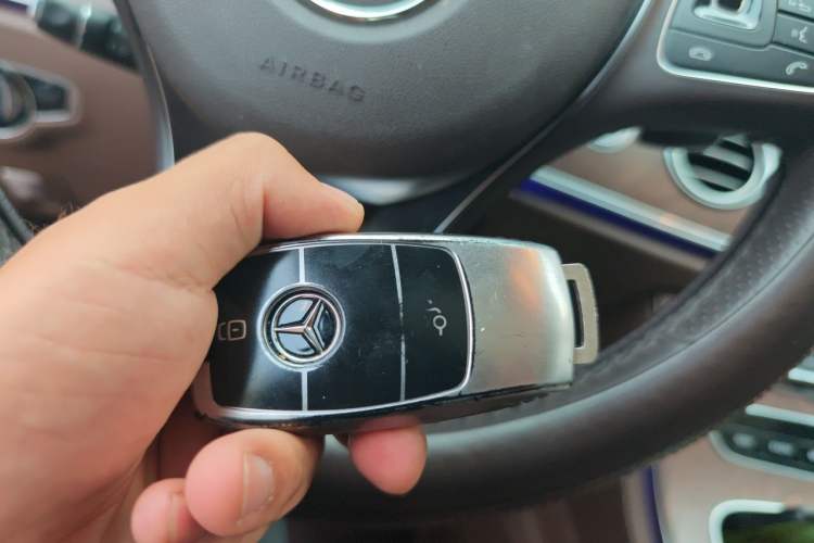 Used Mercedes-Benz E-Class 2018 Facelift E 300 L Luxury Edition Vehicle Key