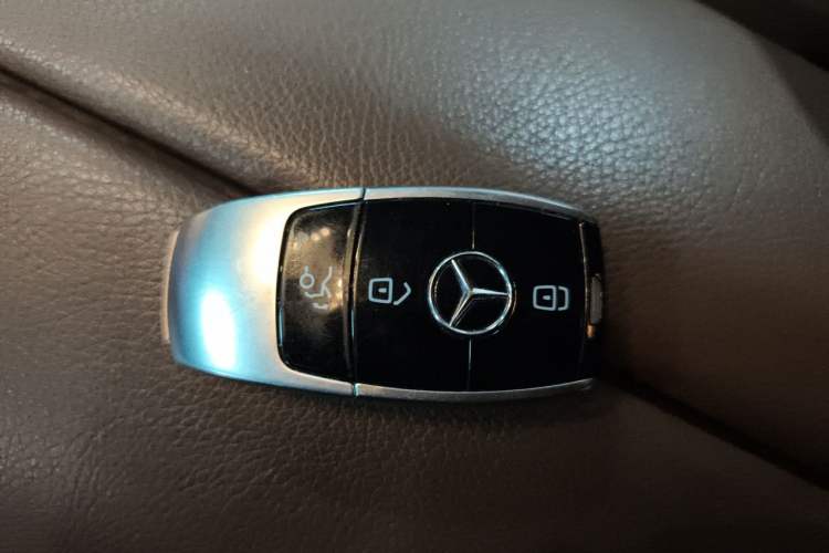 Used Mercedes-Benz E-Class 2018 E 200 L Vehicle Key