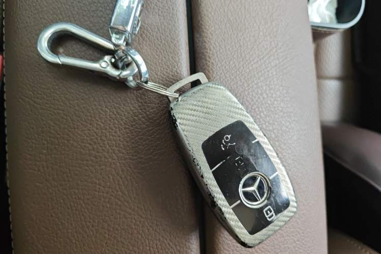 Used Mercedes-Benz E-Class 2018 Restyled E 300 L Sporty and Stylish Edition Vehicle Key