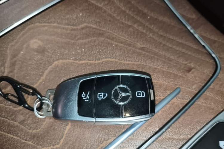 Used Mercedes-Benz E-Class 2018 Facelift E 300 L Luxury Edition Vehicle Key