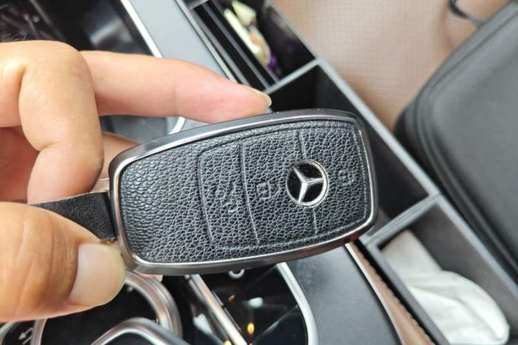 Used Mercedes-Benz E-Class 2018 E 300 L Sporty and Stylish Model Vehicle Key