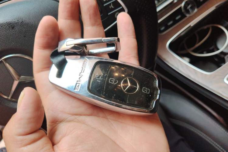 Used Mercedes-Benz E-Class 2018 Facelifted E 300 L Stylish Version Vehicle Key