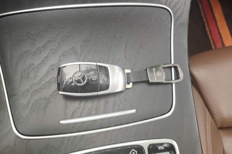 Used Mercedes-Benz E-Class 2018 Facelift E 200 L Sport Edition Vehicle Key