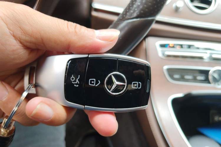 Used Mercedes-Benz E-Class 2018 E 200 L Vehicle Key