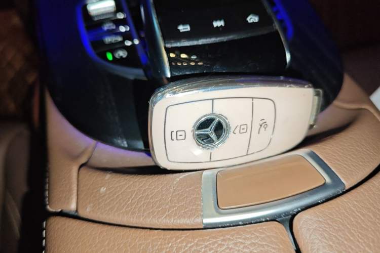 Used Mercedes-Benz E-Class 2018 Restyled E 300 L Sport Luxury Edition Vehicle Key