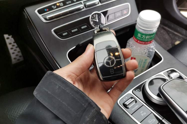 Used Mercedes-Benz E-Class 2018 E 300 L Sport Luxury Edition Vehicle Key