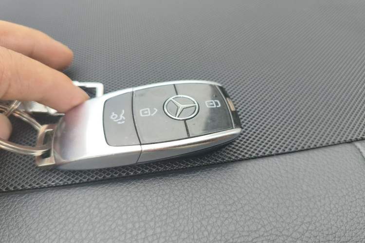 Used Mercedes-Benz E-Class 2018 Facelift E 200 L Sport Edition Vehicle Key