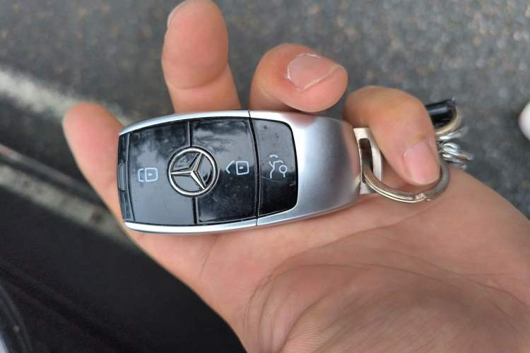 Used Mercedes-Benz E-Class 2018 Facelift E 300 L Luxury Edition Vehicle Key