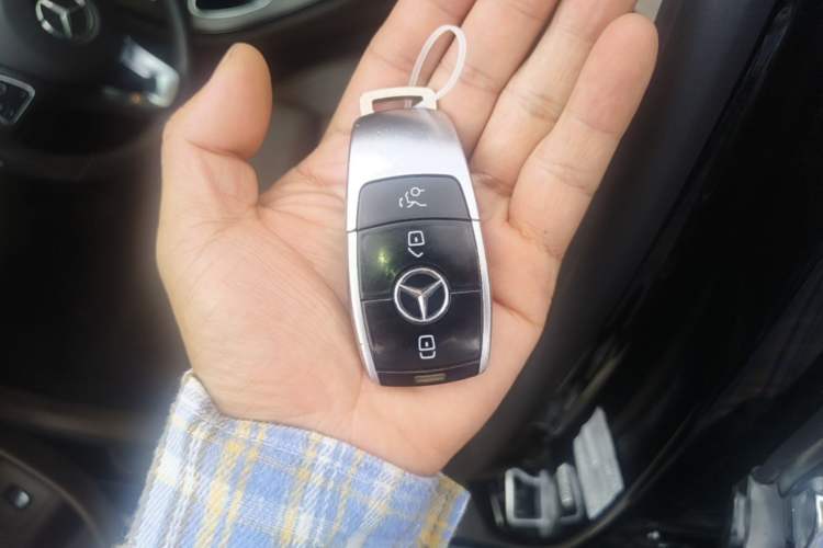 Used Mercedes-Benz E-Class 2018 Facelift E 200 L Vehicle Key