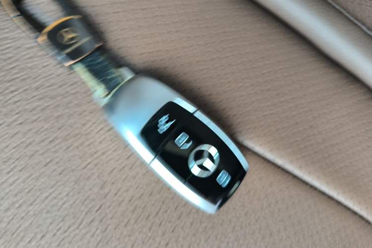Used Mercedes-Benz E-Class 2018 E 300 L Sport Luxury Edition Vehicle Key