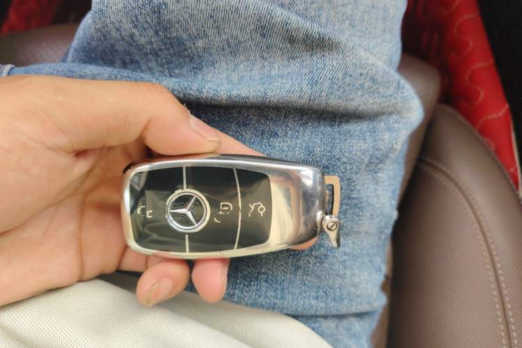 Used Mercedes-Benz E-Class 2018 Facelift E 200 L Sport Edition Vehicle Key