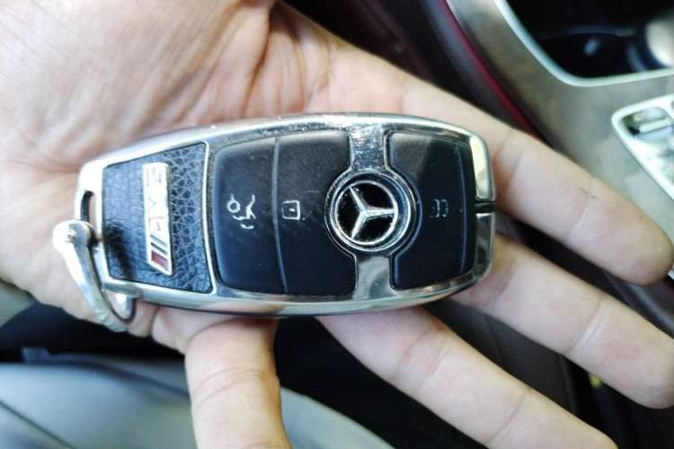 Used Mercedes-Benz E-Class 2018 Facelifted E 300 L Stylish Version Vehicle Key
