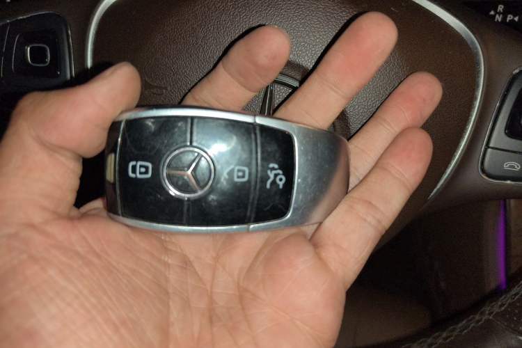 Used Mercedes-Benz E-Class 2018 Facelift E 200 L Vehicle Key