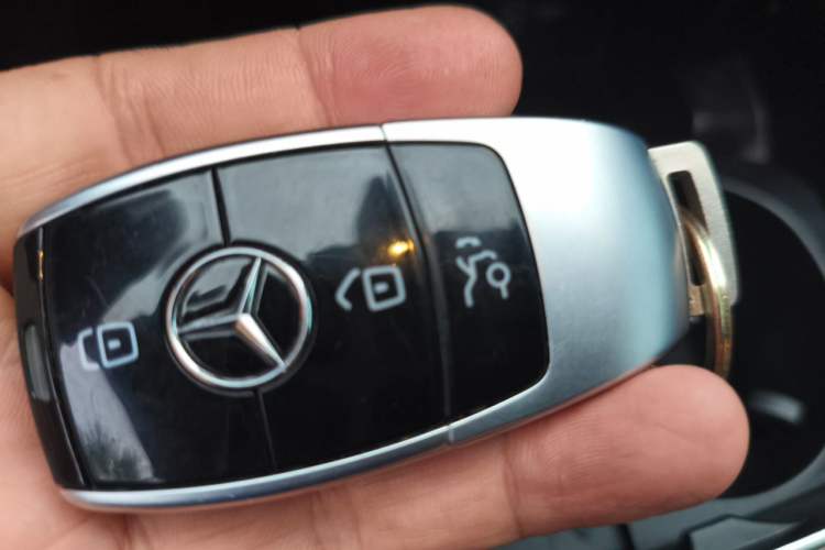 Used Mercedes-Benz E-Class 2018 E 200 L 4MATIC Vehicle Key