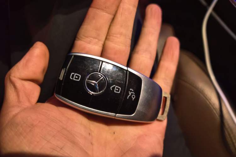 Used Mercedes-Benz E-Class 2018 Facelift E 200 L Vehicle Key