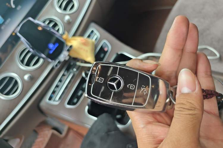 Used Mercedes-Benz E-Class 2018 Facelift E 200 L Vehicle Key