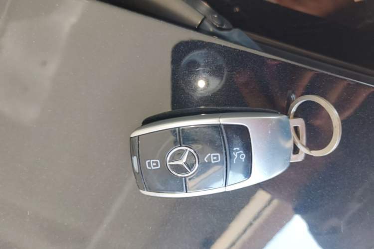Used Mercedes-Benz E-Class 2018 Restyled E 300 L Sport Luxury Edition Vehicle Key