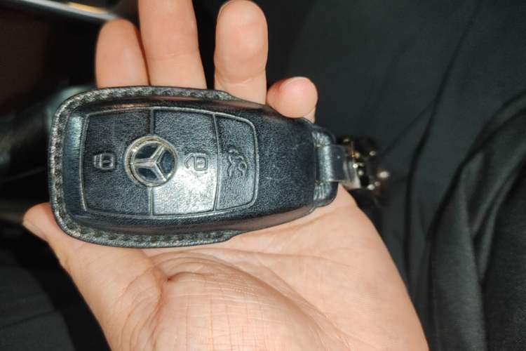 Used Mercedes-Benz E-Class 2018 Facelift E 200 L Sport Edition Vehicle Key