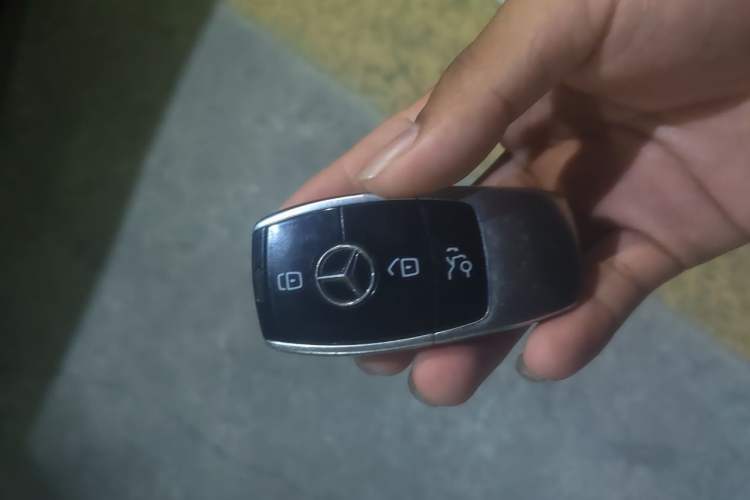 Used Mercedes-Benz E-Class 2018 Facelift E 200 L Vehicle Key