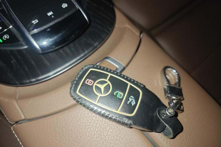 Used Mercedes-Benz E-Class 2018 Facelift E 200 L Sport Edition Vehicle Key