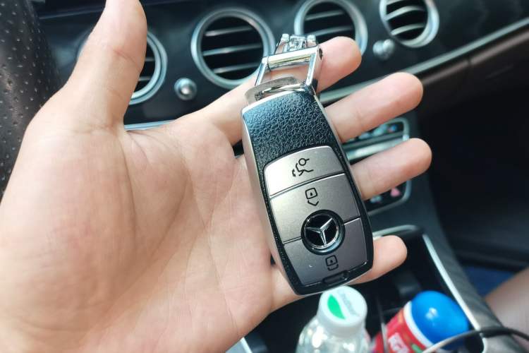 Used Mercedes-Benz E-Class 2018 Facelift E 200 L Sport Edition Vehicle Key