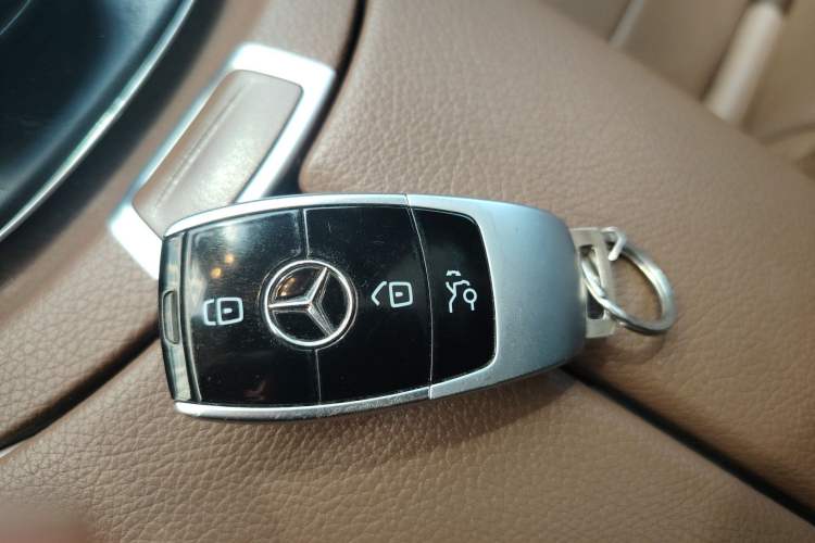 Used Mercedes-Benz E-Class 2018 Restyled E 300 L Sport Luxury Edition Vehicle Key