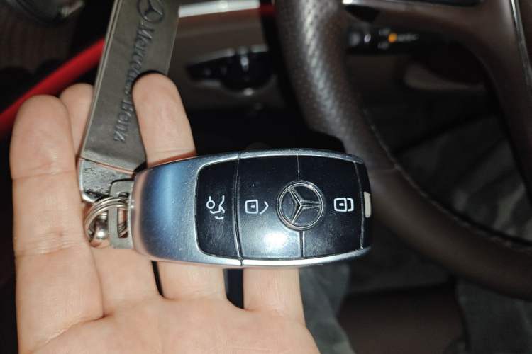 Used Mercedes-Benz E-Class 2018 Facelift E 200 L Vehicle Key