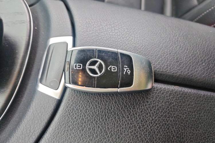 Used Mercedes-Benz E-Class 2018 Restyled E 300 L Sporty and Stylish Edition Vehicle Key