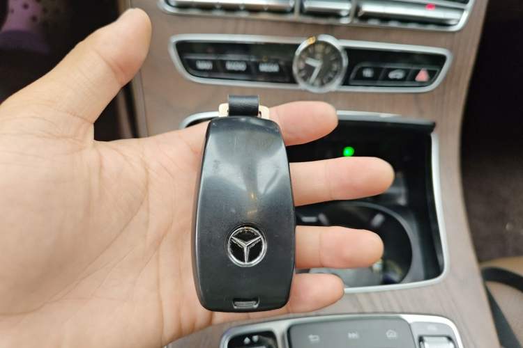Used Mercedes-Benz E-Class 2018 Facelift E 300 L Luxury Edition Vehicle Key