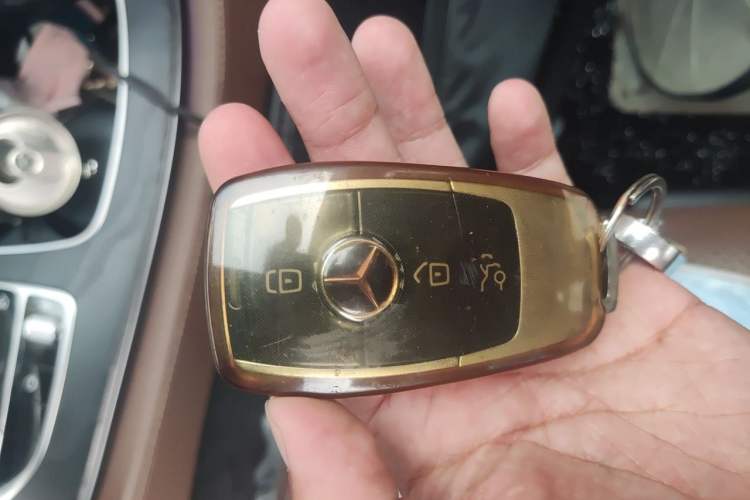 Used Mercedes-Benz E-Class 2018 Facelift E 200 L Sport 4MATIC Vehicle Key