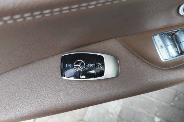 Used Mercedes-Benz E-Class 2018 Facelift E 200 L Vehicle Key