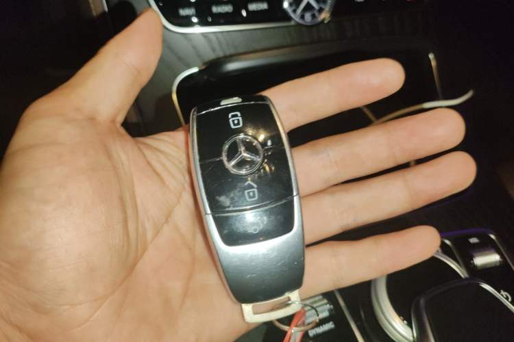 Used Mercedes-Benz E-Class 2018 Restyled E 300 L Sporty and Stylish Edition Vehicle Key