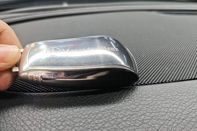 Used Mercedes-Benz E-Class 2018 Facelift E 200 L Sport Edition Vehicle Key