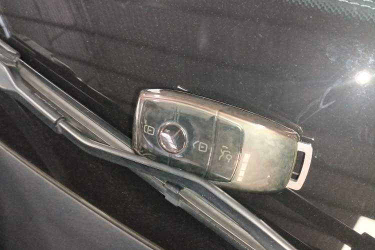 Used Mercedes-Benz E-Class 2018 Facelift E 300 L Luxury Edition Vehicle Key